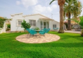 Chalet independiente con terreno en venta en la España, L'Alfàs del Pi, ref: TR152495 foto