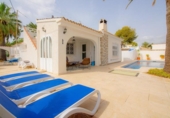 Chalet independiente con terreno en venta en la España, L'Alfàs del Pi, ref: TR152495 foto
