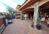 Chalet independiente con terreno en venta en la España, Santa Perpètua de Mogoda, ref: TR157992 foto