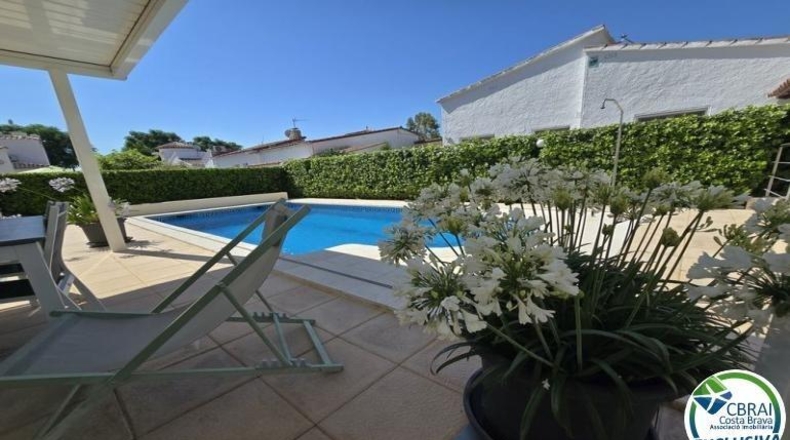Girona - Empuriabrava - 495m2