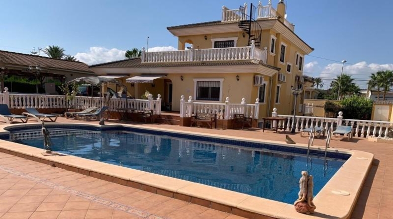 Аликанте - Torrevieja - 1000m2