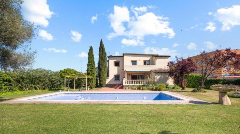 Gerona - Sant Pere Pescador - 1754m2