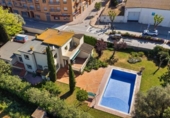 Xalet independent amb terreny en venda a la España, Sant Pere Pescador, ref.: TR248102 foto