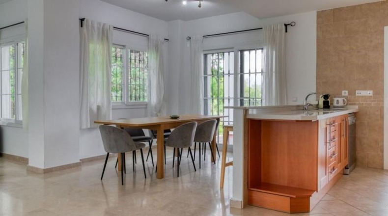 Malaga - Алаурин-де-ла-Торре - 210m2