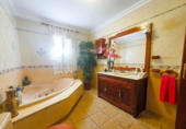 Casa de camp amb terreny en venda a la España, San Martín del Tesorillo, ref.: TR237794 foto