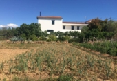 Отдельно стоящий дом с участком на продажу в городе el Vendrell Фото