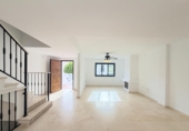 Chalet independiente con terreno en venta en la España, Manilva, ref: TR379317 foto