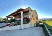 Casa de camp amb terreny en venda a la España, O Calvario, ref.: TR151160 foto