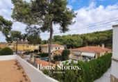 Дом с участком на продажу в городе Torrent Фото
