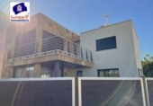 Дом с участком на продажу в городе Cambrils Фото