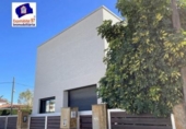 Дом с участком на продажу в городе Cambrils Фото