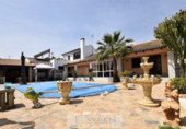 Chalet independiente con terreno en venta en la España, Orihuela, ref: TR138353 foto