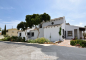 Chalet independiente con terreno en venta en la España, Orihuela, ref: TR138353 foto