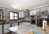 Chalet independiente con terreno en venta en la España, Orihuela, ref: TR138353 foto