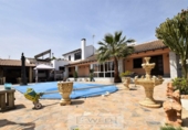 Chalet independiente con terreno en venta en la España, Orihuela, ref: TR138353 foto