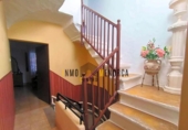 Отдельно стоящий дом с участком на продажу в городе Ciutadella de Menorca Фото