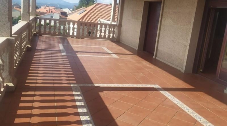 Pontevedra - Vilagarcía de Arousa - 1870m2