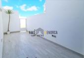 Отдельно стоящий дом с участком на продажу в городе Ciutadella de Menorca Фото
