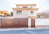Chalet independiente con terreno en venta en la España, Monachil, ref: TR246980 foto