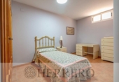 Отдельно стоящий дом с участком на продажу в городе Palma de Gandía Фото