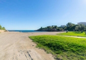 Отдельно стоящий дом с участком на продажу в городе l'Ametlla de Mar Фото
