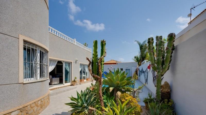 Alicante - Дехеса де Кампоамор - 660m2