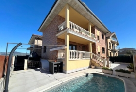 Orcoyen 290&nbsp;m² 