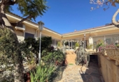 Chalet independiente con terreno en venta en la España, Orihuela, ref: TR224444 foto