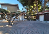 Chalet independiente con terreno en venta en la España, Elda, ref: TR236077 foto