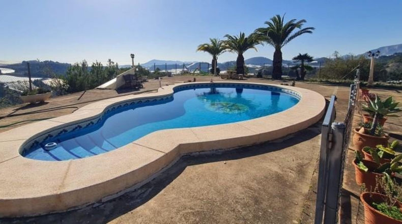 Alicante - Callosa de Ensarriá - 18000m2