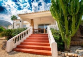 Chalet independiente con terreno en venta en la España, L'Alfàs del Pi, ref: TR327973 foto