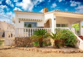 Chalet independiente con terreno en venta en la España, L'Alfàs del Pi, ref: TR327973 foto