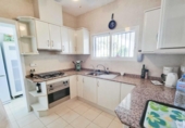 Chalet independiente con terreno en venta en la España, L'Alfàs del Pi, ref: TR327973 foto