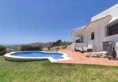 Chalet independiente con terreno en venta en la España, Nerja, ref: TR320516 foto