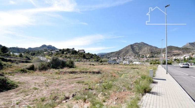 Castellón - la Vall d'Uixó - 1152m2