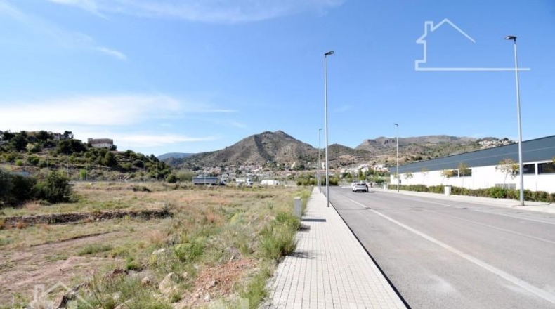 Castellón - la Vall d'Uixó - 1152m2