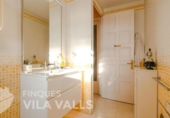 Дом с участком на продажу в городе Sant Feliu de Codines Фото