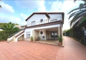 Chalet independiente con terreno en venta en la España, el Vendrell, ref: TR181364 foto