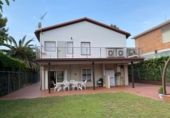 Chalet independiente con terreno en venta en la España, el Vendrell, ref: TR181364 foto