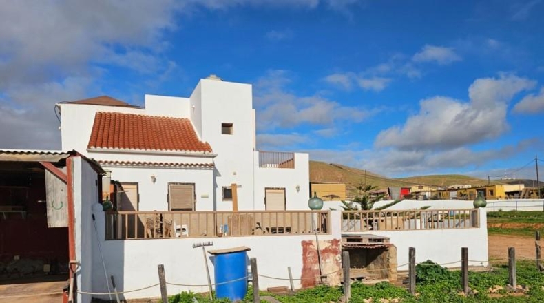 Лас-Пальмас - Puerto del Rosario - 6243m2