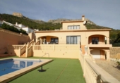 Xalet independent amb terreny en venda a la España, Calp, ref.: TR134109 foto