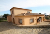 Xalet independent amb terreny en venda a la España, Calp, ref.: TR134109 foto