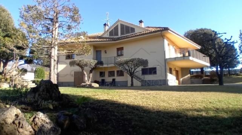 Barcelona - Sant Vicenç de Torelló - 2122m2