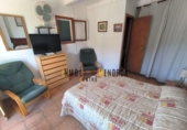 Загородный дом с участком на продажу в городе Ciutadella de Menorca Фото