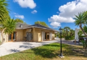 Chalet independiente con terreno en venta en la España, Orihuela, ref: TR360094 foto