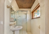 Chalet independiente con terreno en venta en la España, Orihuela, ref: TR360094 foto