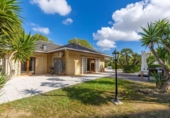 Chalet independiente con terreno en venta en la España, Orihuela, ref: TR356157 foto