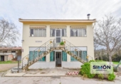Загородный дом с участком на продажу в городе Sant Fruitós de Bages Фото