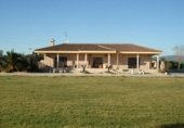 Chalet independiente con terreno en venta en la España, Santa Oliva, ref: TR169356 foto