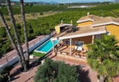 Chalet independiente con terreno en venta en la España, Orihuela, ref: TR141238 foto